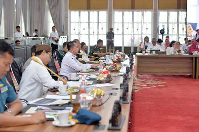 Pejabat Gubernur Agus Fatoni Pimpin Deklarasi Netralitas ASN se-Sumatera Utara