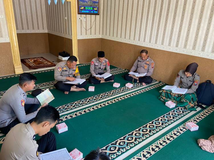 Personel Polres Labusel Laksanakan Tadarus Bersama Gelar Donor Darah Serentak