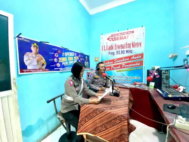 Satlantas Polres Tanah Karo Sosialisasikan Operasi Zebra Toba  2024 Lewat Radio