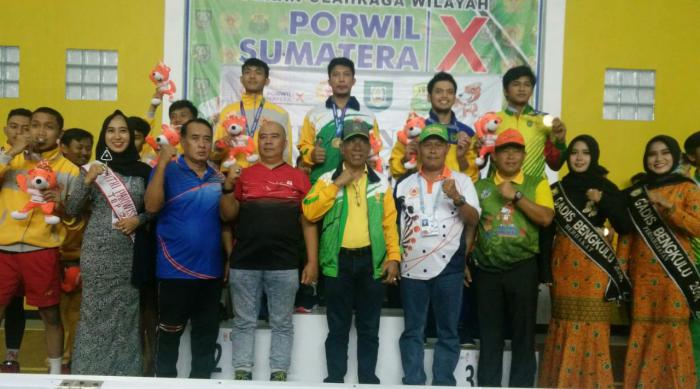 Sumut Rebut Emas Bulutangkis Beregu Putra 