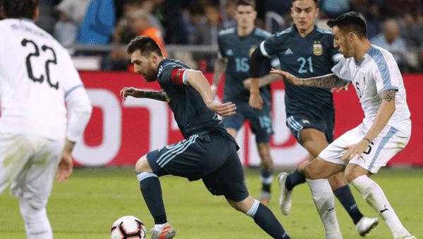 Berkat Tendangan Messi, Argentina Terselamatkan