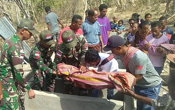 Satgas Pamtas RI-RDT Bantu Prosesi Pemindahan Tulang Belulang Suku Licebein 