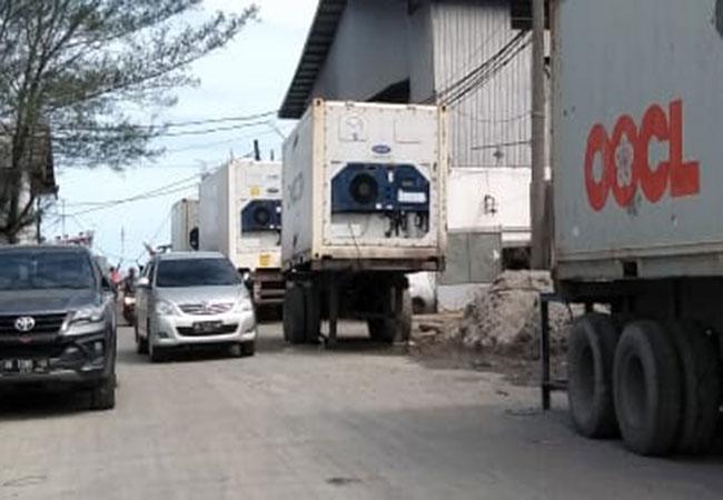 Masyarakat Minta Kontainer Parkir Menyebabkan Macet, di Tindak