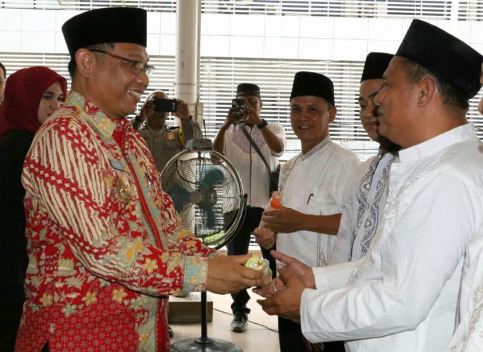 Plt. Wali Kota Medan Ajak Jama'ah Maulid Nabi Muhammad SAW  Jaga Kelestarian Lingkungan
