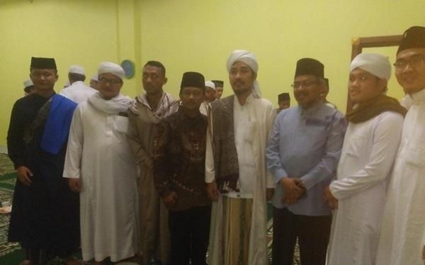 Ribuan Warga Hadiri Peringatan Maulid Nabi di Masjid Jami' Belawan