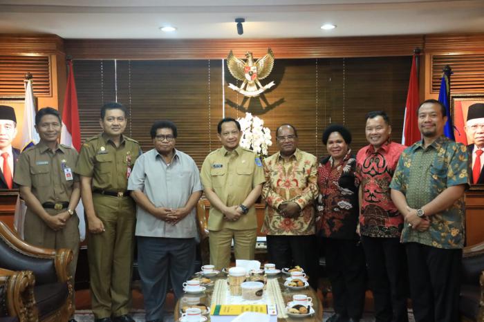 Dengarkan Aspirasi, Mendagri Terima Walikota Sorong