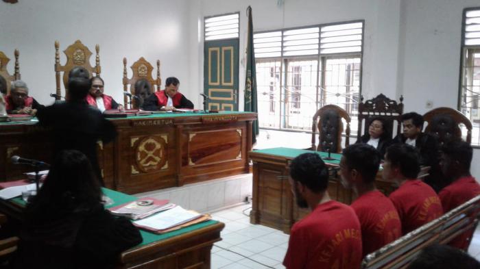 4 Terdakwa Kepemilikan 17,6 Kg Sabu Dituntut Penjara Seumur Hidup