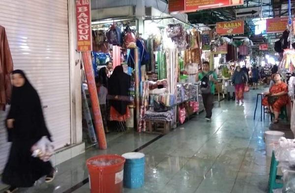 Pedagang Desak Pemko Medan Perbaiki Talang Air Bangunan Pasar Sei Sikambing 