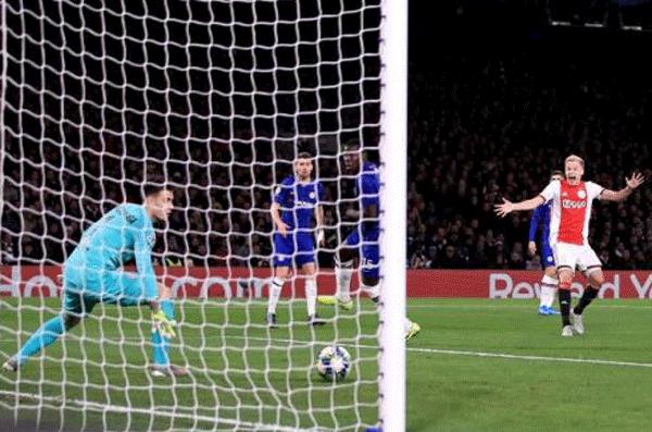 Ajax Berhasil Membuka Keunggulan Berjalan Dua Menit Lawan Chelses