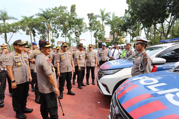 Kapolda Sumut Serahkan Randis kepada Kasat Lantas Jajaran