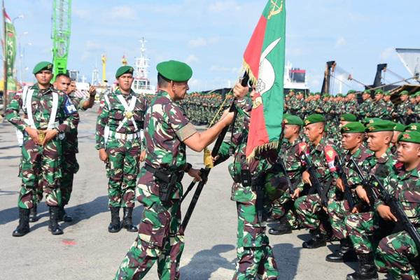 Pangdam I/BB Berangkatkan Satgas Pamtas RI - Malaysia Yonif 133/YS ke Wilayah Kalbar
