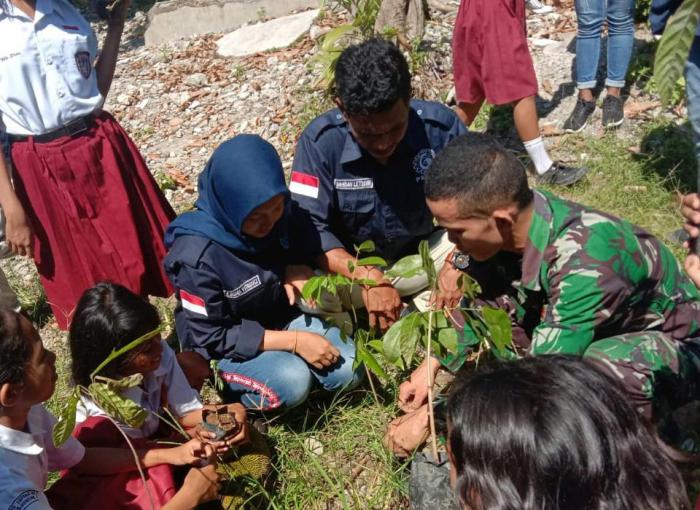 Satgas Yonif RK 136/TS Mengenang Jasa Para Pahlawan Hingga Gelar Klinik Mobile