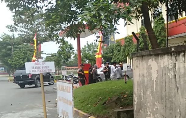 Pascabaku Tembak di Hamparan Perak, Densus  Boyong 4 Orang ke Brimob