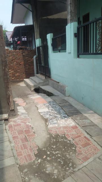 Jalan Umum Ditutup, Warga Pekan Labuhan Resah