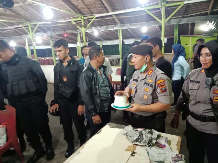 Tim Gabungan Grebek Arena PerjudianCafe 77