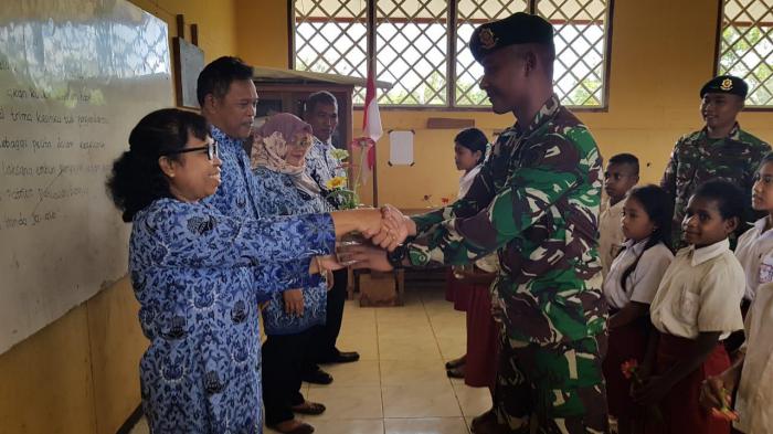  Satgas Yonif MR 411/Pdw Kostrad Gelar Lomba Baca Puisi Bertajuk "Terimakasih Guruku"