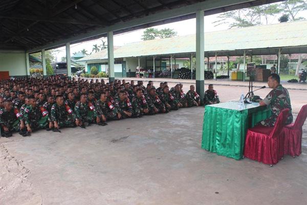 Asops Kasdam XII/Tpr  Berikan Pengarahan Kepada Satgas Yonif 133/YS