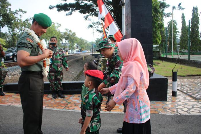 Jelang Keberangkatan, Waasops Kasad Pantau Kesiapan Satgas Pamtas Yonif 133/YS