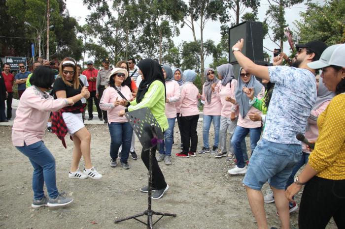 Rombongan Delegasi Maroko Bergembira  di Geopark Kaldera Toba Tele  