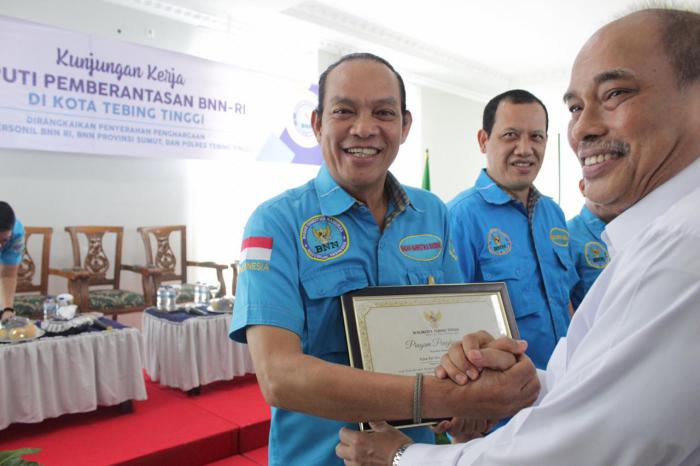 BNN RI Dapat  Penghargaan Keberhasilan Pembrantasan Narkoba