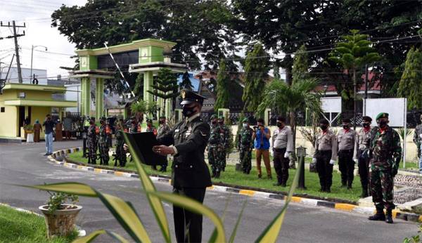 Forkopimda Padangsidimpuan Tabur Bunga ke TMP