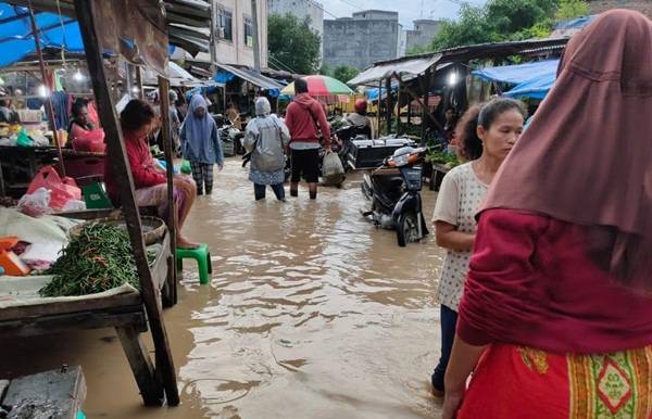Sungai Padang Meluap, 3 Kecamatan di Tebing Tinggi Terendam Air