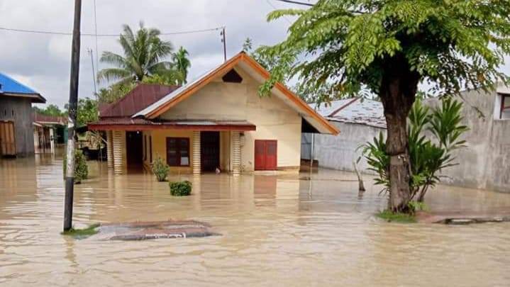 Masih Banjir Di Tebing Tinggi, Beberapa Kelurahan  Di Kecamatan Rambutan Terendam Air
