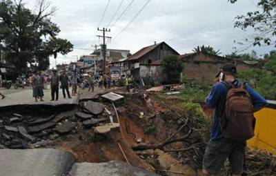 Longsor Melanda Ruas Jalan di Kabupaten Simalungun