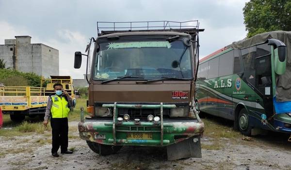 Laka Beruntun  Bus dan Dua Truk di Tol Tanjung Morawa, Dua Orang Luka-luka