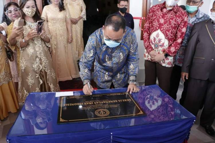 Idaham Resmikan Gereja GKII Kota Binjai