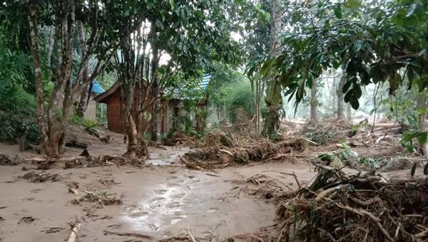 Lokasi Wisata Landak River Diterjang Banjir Bandang