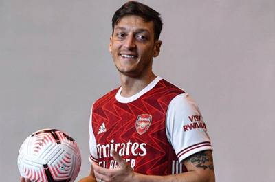 Ozil Masuk Pemain dengan Gaji Terbesar di Kompetisi Liga Inggris.