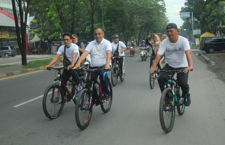 Sambil Gowes, Akhyar Wacanakan Jalur Sepeda