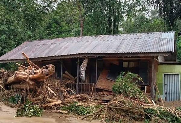 Banjir Bandang di Landak River, Penginapan Hingga Perkebunan Warga Rusak dan Terendam Lumpur