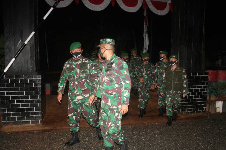 Cek Situasi Dan Kondisi Wilayah Perbatasan RI-PNG, Tim Sintelad Kunjungi Satgas Pamtas Yonif 125/Si&rsquo;mbisa