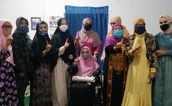 Usung Program Madrasah Maghrib Mengaji, Suara Emak-emak Perwiritan untuk Akhyar-Salman