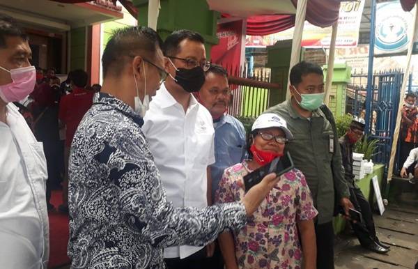 Kunker ke Perdagangan, Mensos RI Pantau Penyaluran BST