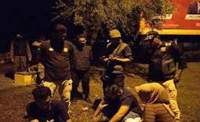 Nikmati MIras di Taman, Lima Lak i- laki dan Satu Perempuan Diamankan