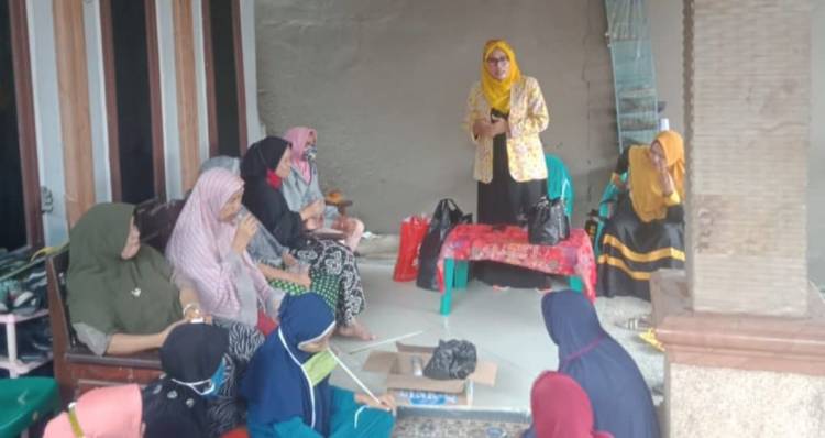 Perempuan Golkar Muluskan Kemenangan Bobby-Aulia