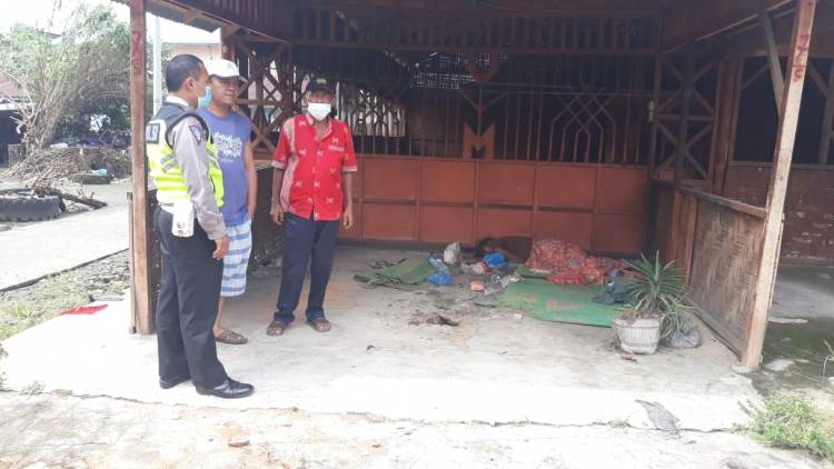 Pria Penderita Penyakit Ditemukan Tewas di Emperan
