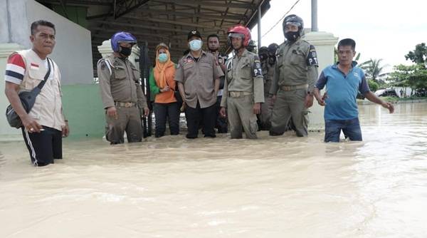 Wali Kota Tinjau Lokasi Banjir Tebing Tinggi