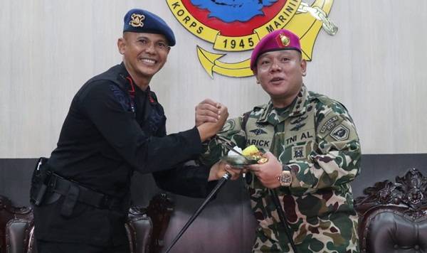 Brimob Polda Sumut Berikan Kejutan Ke Mako Batalyon Marhanlan I Belawan