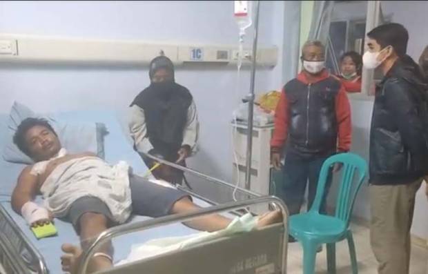 Dibacok Orang Tak Dikenal Pria ini Hampir Tewas