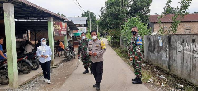 Cepat Respon Laporan Bhabinkamtibmas Polsek Medan Baru Tinjau Jalan Perjuangan 2 Polonia