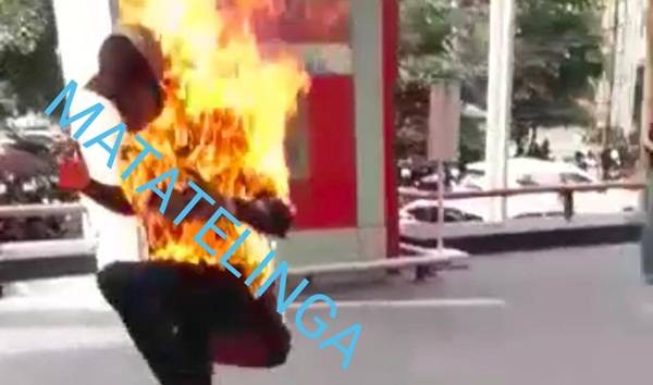 Ngeri ! Warga Negara Afganistan Bakar Diri di Lobby Gedung CIMB Niaga Medan