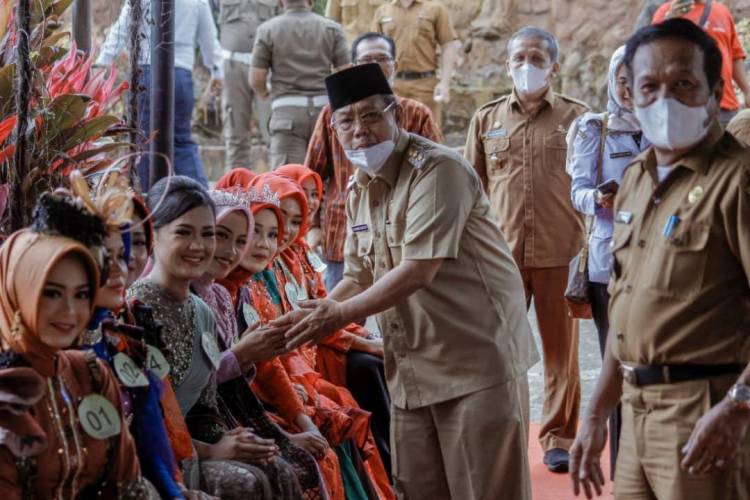 Wakil Walikota Padangsidimpuan, Ir. H. Arwin Siregar, MM Membuka Secara Resmi Pemilihan Putri Parwisata Tahun 2021