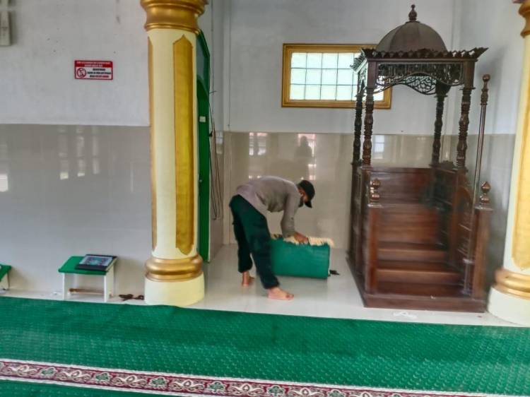 Polri Presisi Satbinmas Polres Padangsidimpuan Rutin Laksanakan Pembersihkan Rumah Ibadah