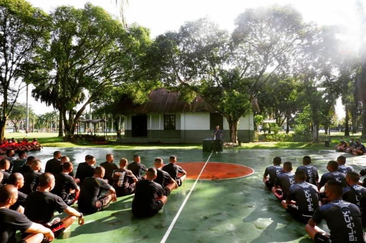 Pelihara Moral, Danyonarmed 2/105 Trk/KS Berikan Jam Komandan Kepada Seluruh Prajurit