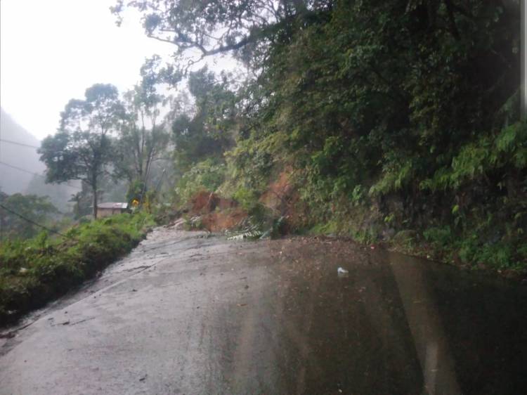 Longsor di Jalan Jamin Ginting Km 50, Arus Lalin Medan-Berastagi Terputus