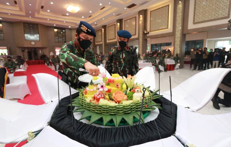 Kapolri: Kita Harus Ingat Pesan Bung Karno Warisi Apinya Jangan Abunya